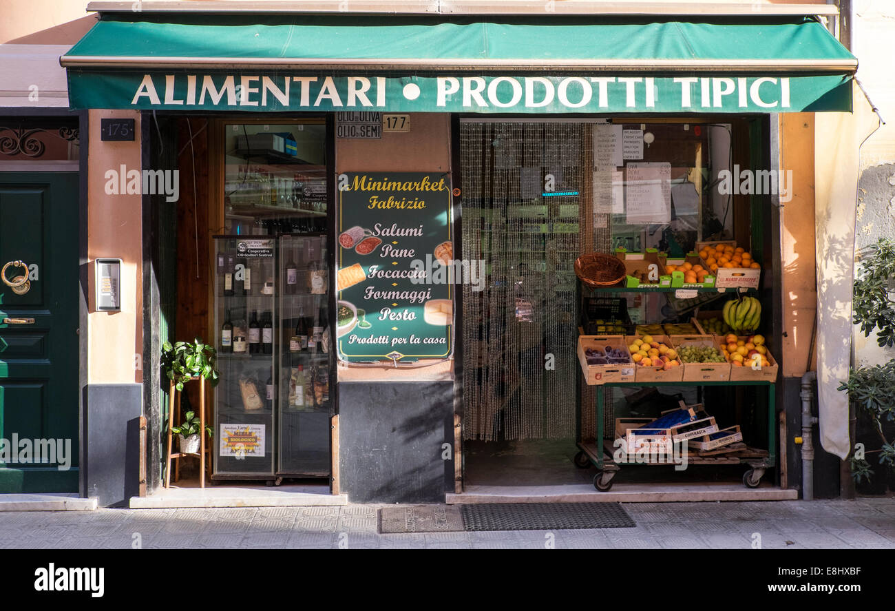 Alimentari - Italiano piccolo negozio di alimentari - Sestri Levante, Liguria, Italia Foto Stock
