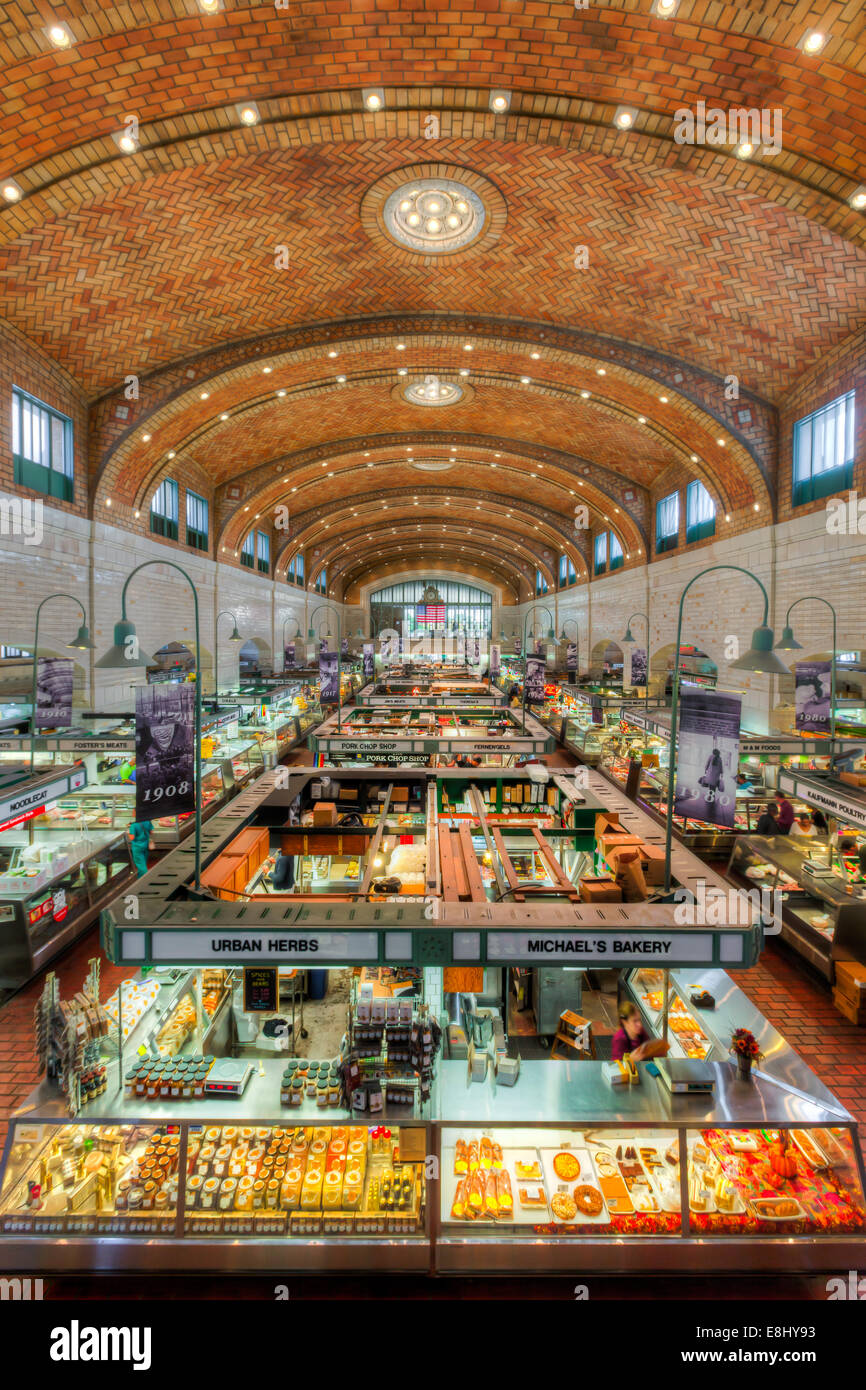 La storica lato ovest nel mercato situato in Ohio città quartiere di Cleveland, Ohio. Foto Stock