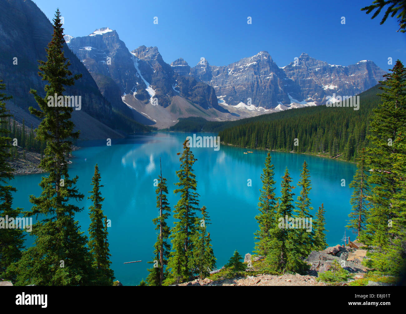 Il Moraine Lake nelle Montagne Rocciose Canadesi Foto Stock