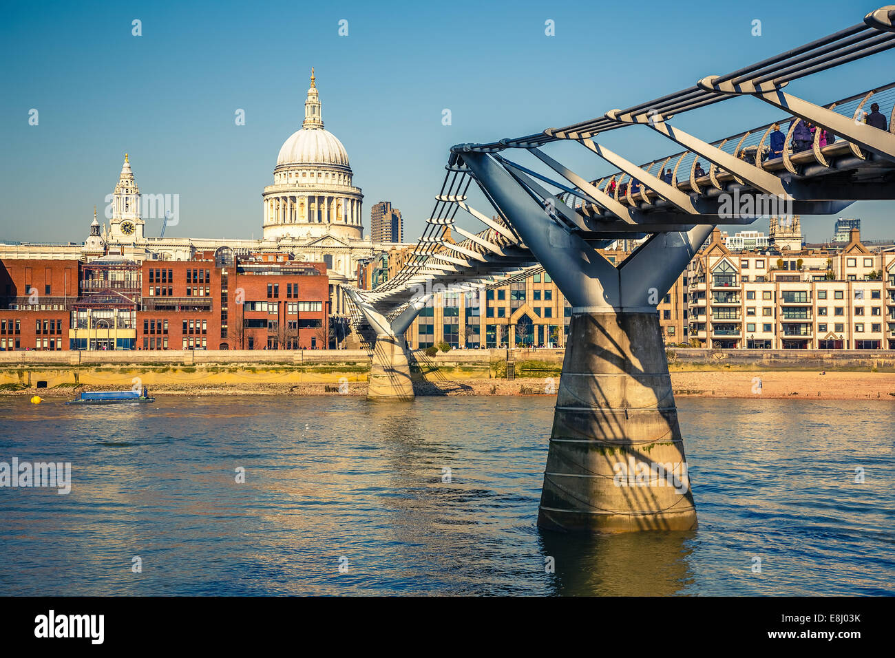 Millennium Bridge di Londra Foto Stock