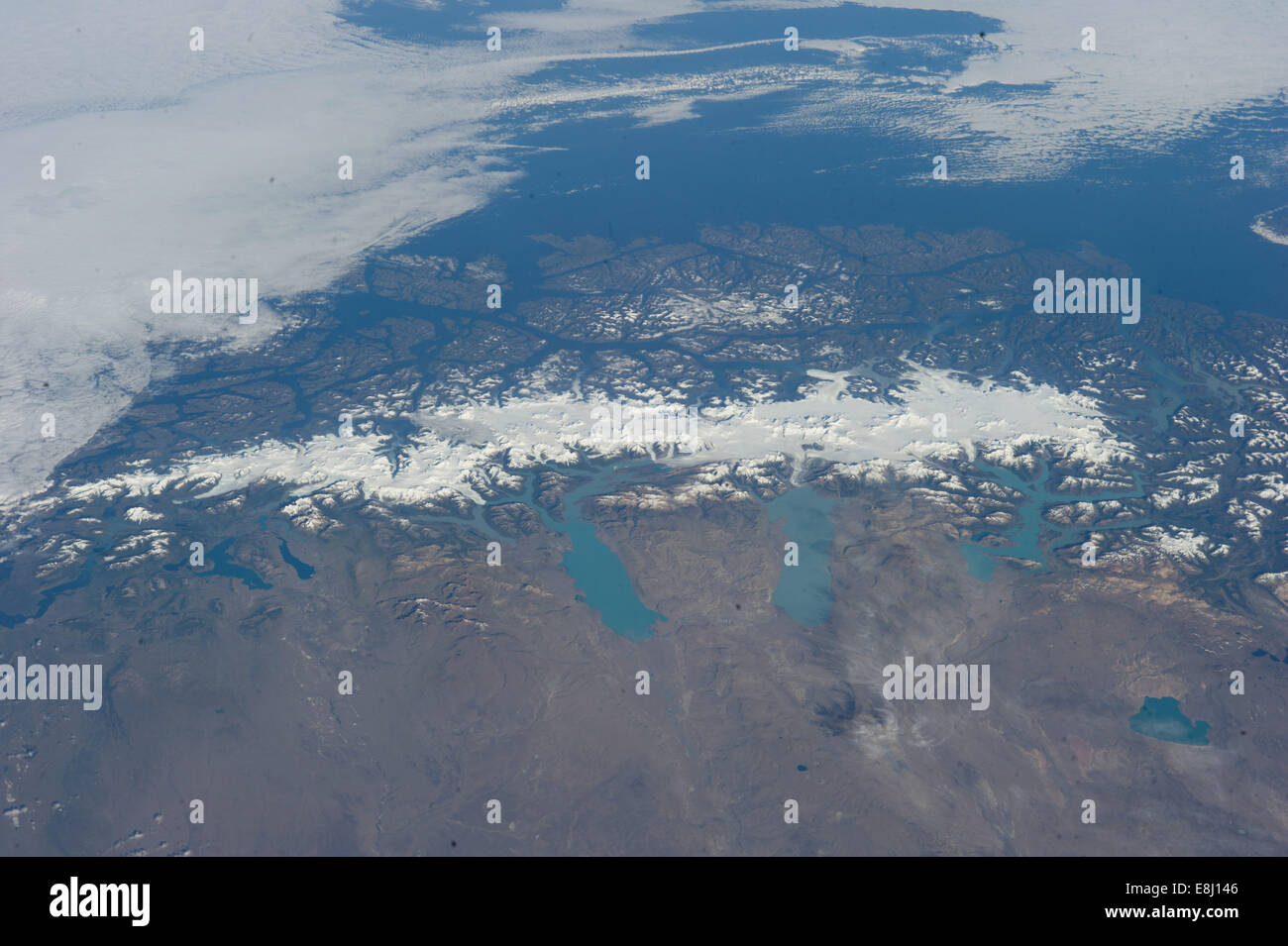 Questo grandioso panorama della Patagonia Meridionale Icefield (centro) è stata raffigurata da una spedizione 38 membro di equipaggio sulla International Foto Stock