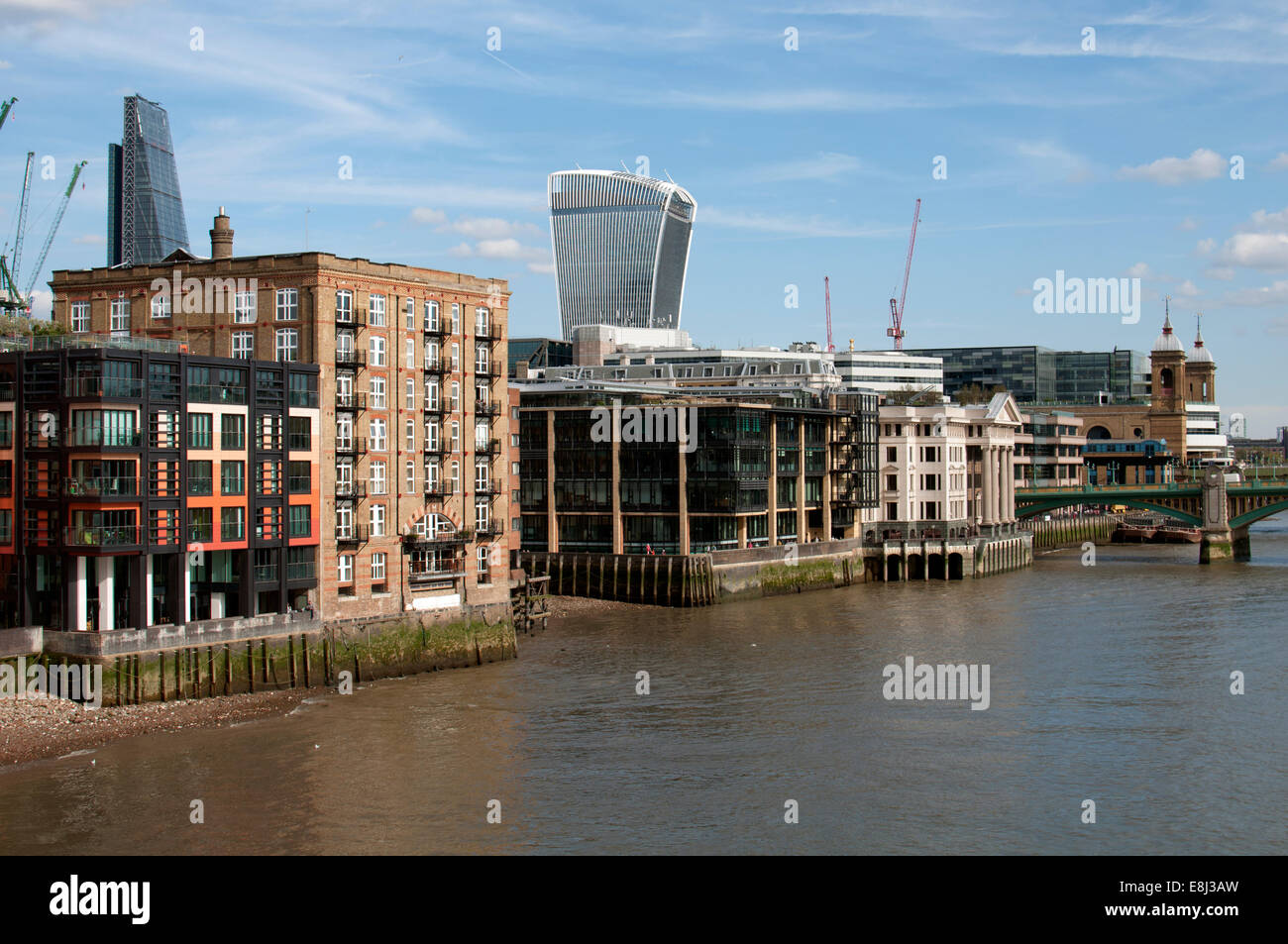 Northbank dal Millennium Bridge, London, Regno Unito Foto Stock