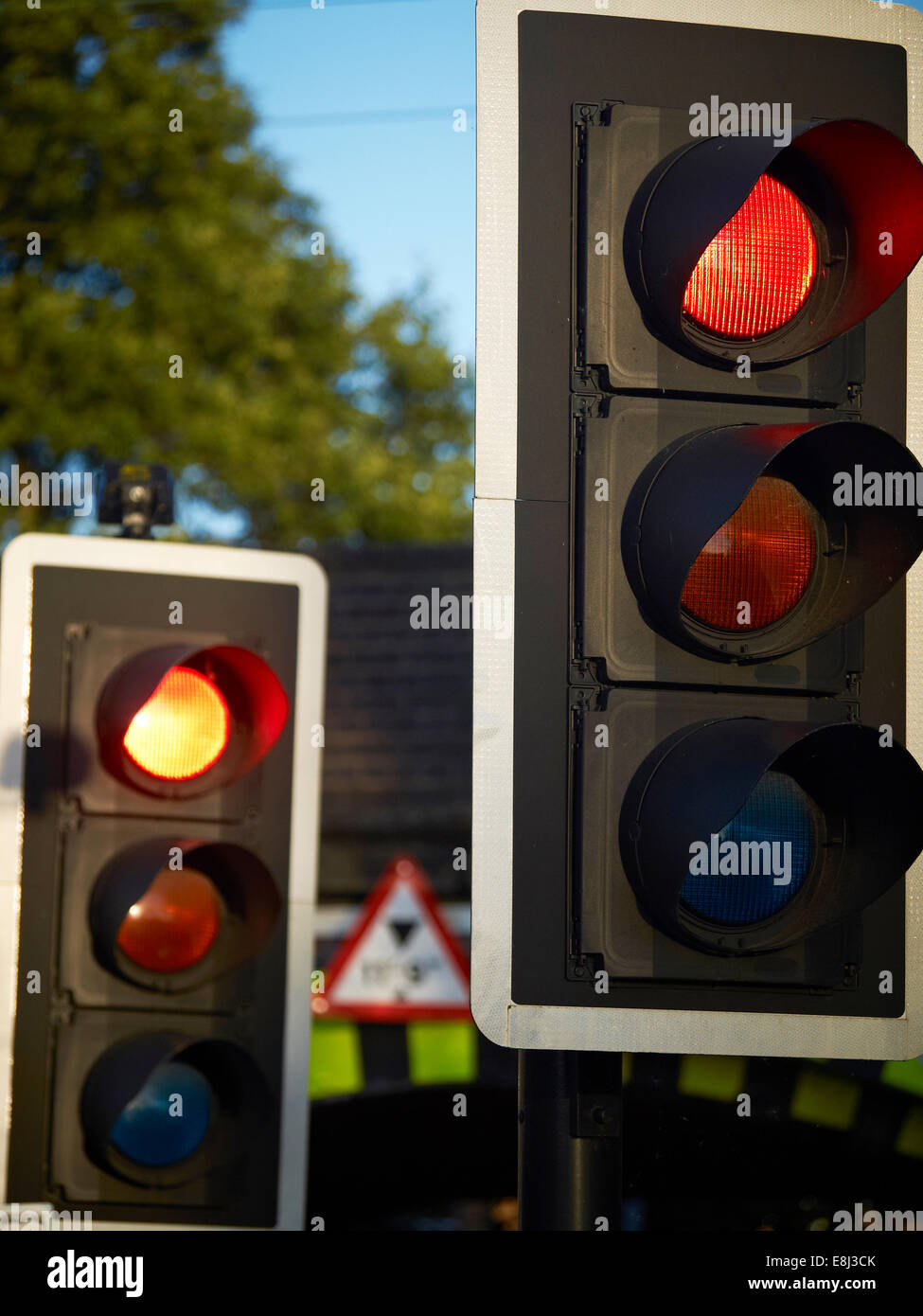 Strada due semafori su red UK Foto Stock