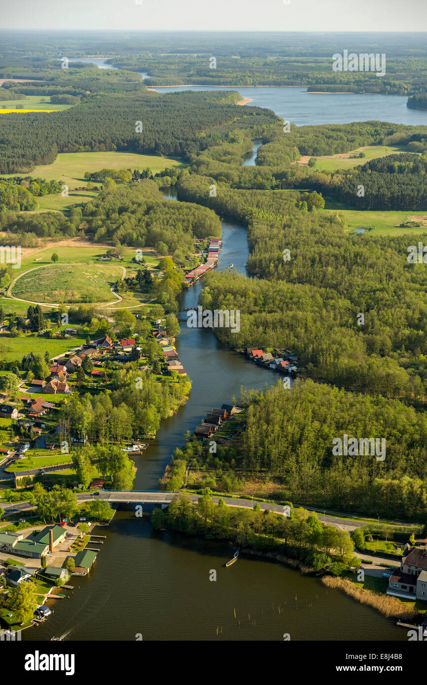 Vista aerea, case in barca sul Mirower vedere il lago e il canale al Lago Zotzensee, Mirow, Meclemburgo Lake District Foto Stock