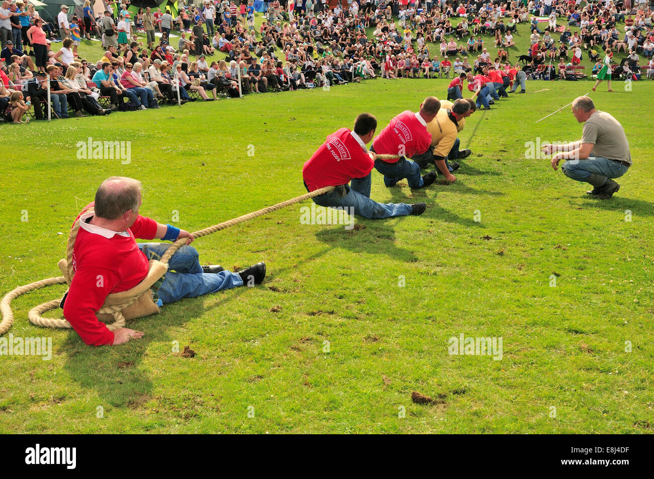 Tug-of-War, una delle discipline presso l'Highland Games, Dufftown, murene, Highlands, Scotland, Regno Unito Foto Stock