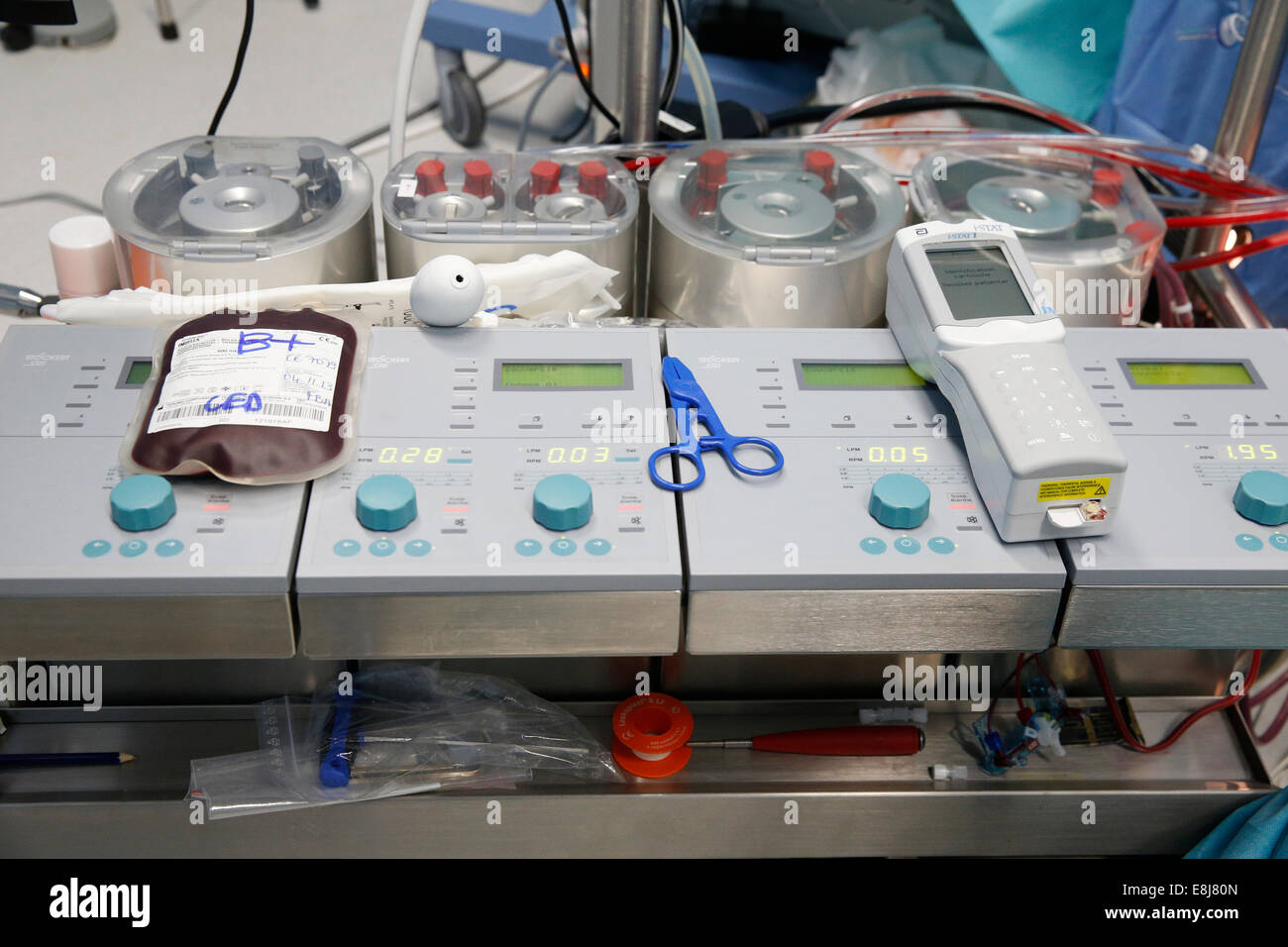 Brazzaville ospedale. Teatro operativo. CEC. Extra corporalmente la circolazione del sangue. Foto Stock