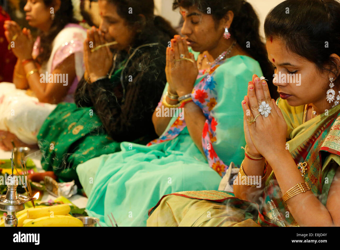 Diwali celebrazione presso la Parigi Ganesh temple Foto Stock