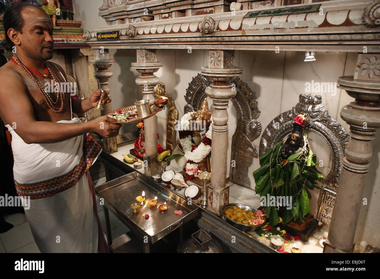 Celebrazione nella Parigi Ganesh temple Foto Stock