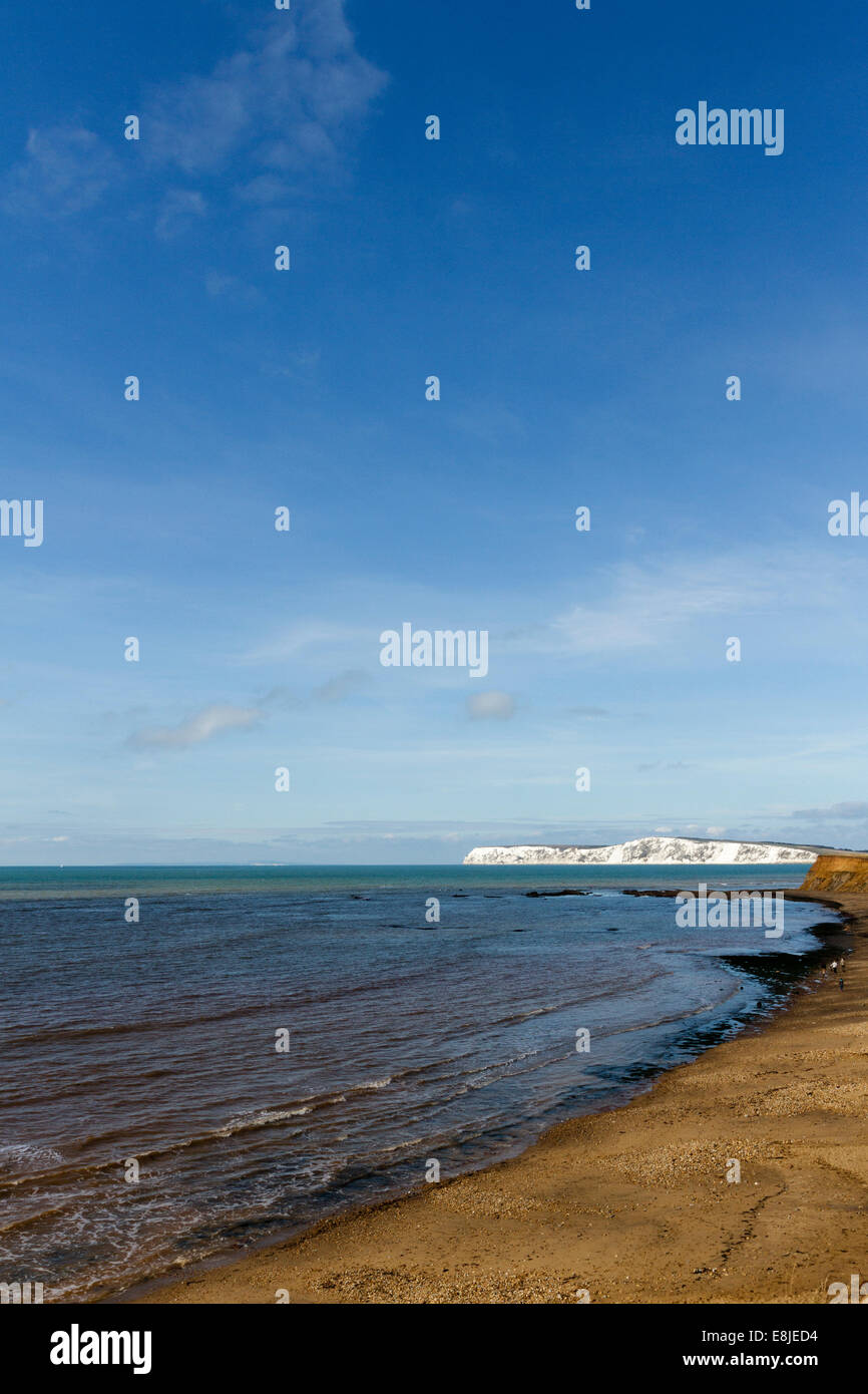 Soleggiata giornata autunnale affacciato sulla Baia di Compton sull'Isola di Wight, England, Regno Unito Foto Stock