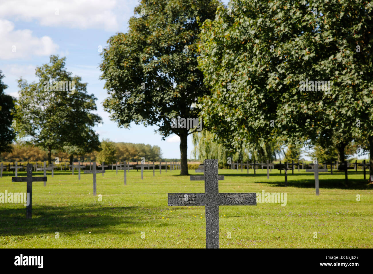 Vermandovillers cimitero di guerra tedesco contiene i resti di 22,632 soldati morti nella guerra mondiale I Foto Stock