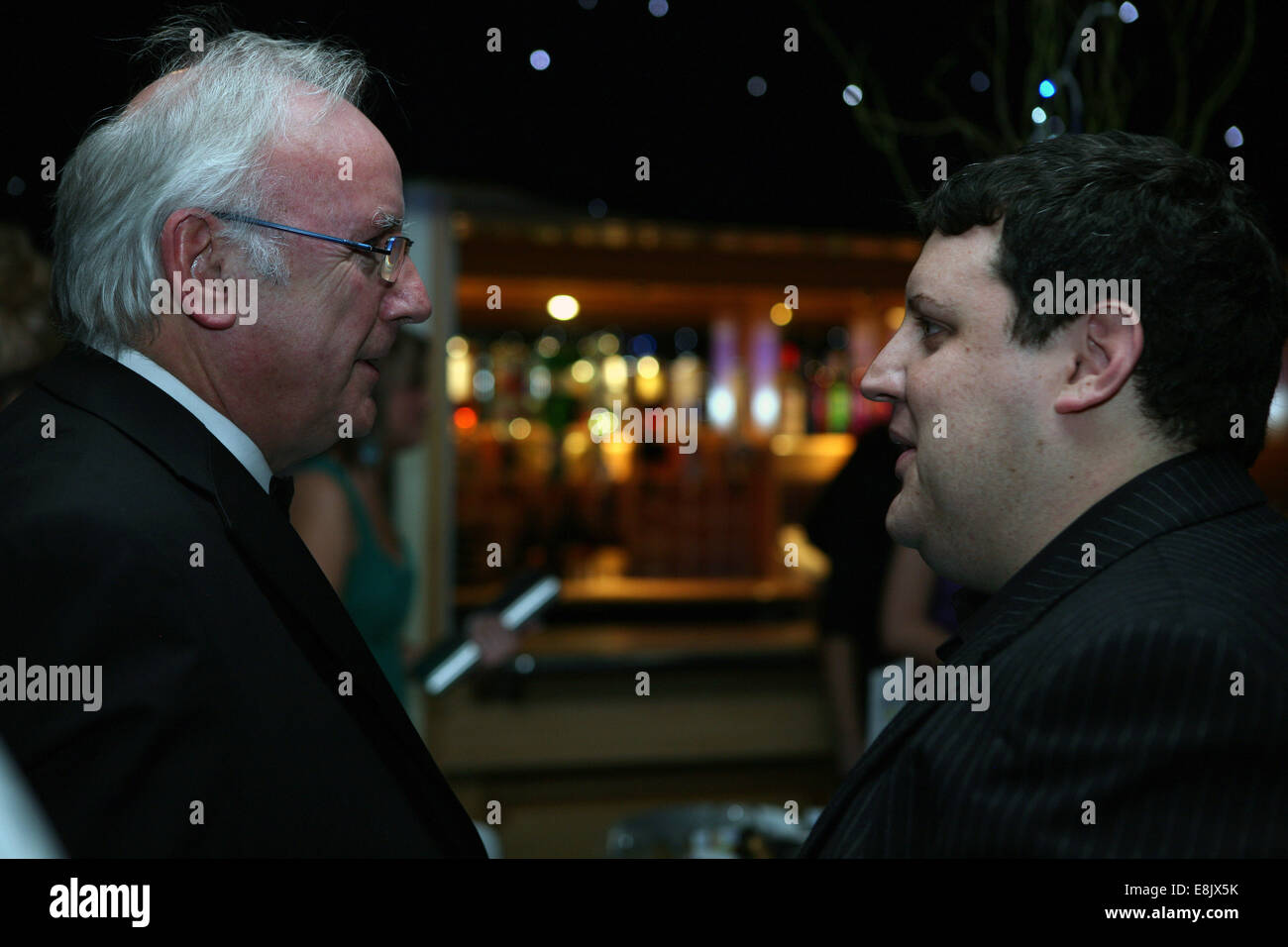 Gary Newlove cena di beneficenza al Halliwell Jones Stadium, Warrington. Pete Waterman (l) e Peter Kay. Foto: Chris Bull Foto Stock
