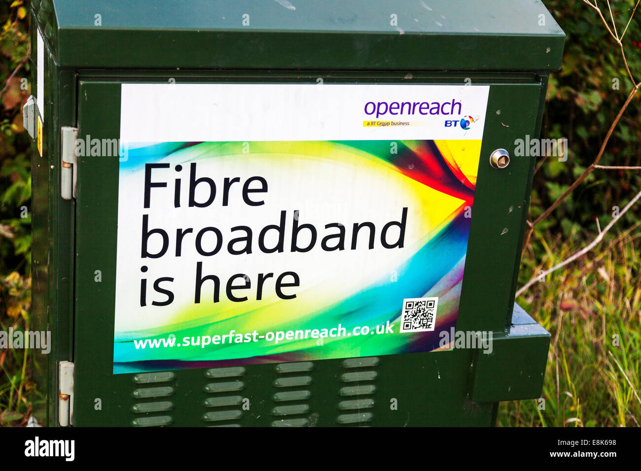 A banda larga in fibra BT Internet web ingegneri casella connessione aperta raggiungere openreach green Foto Stock