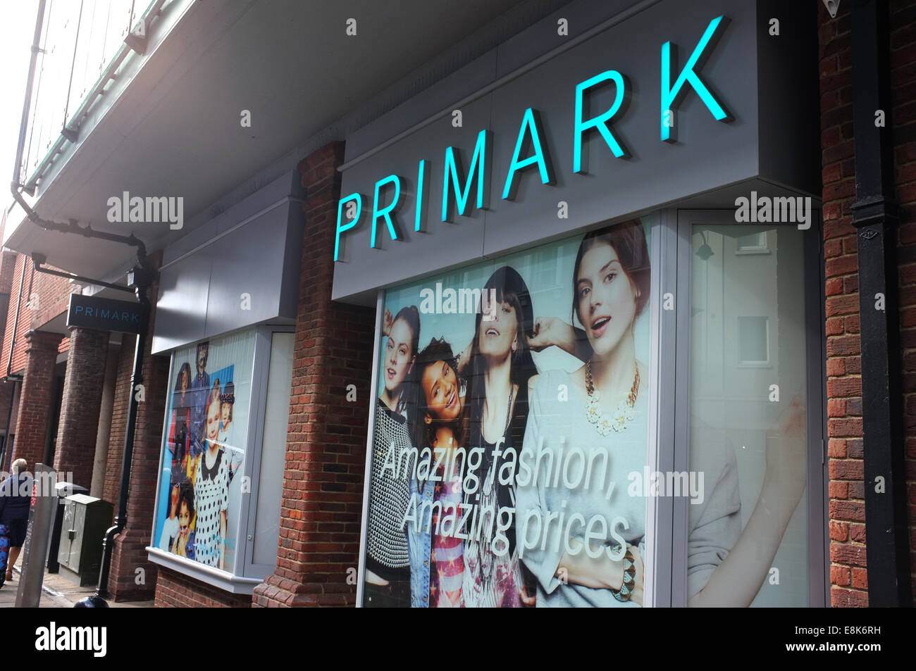 Primark abbigliamento superstore città di Canterbury contea del Kent REGNO UNITO 2014 Foto Stock