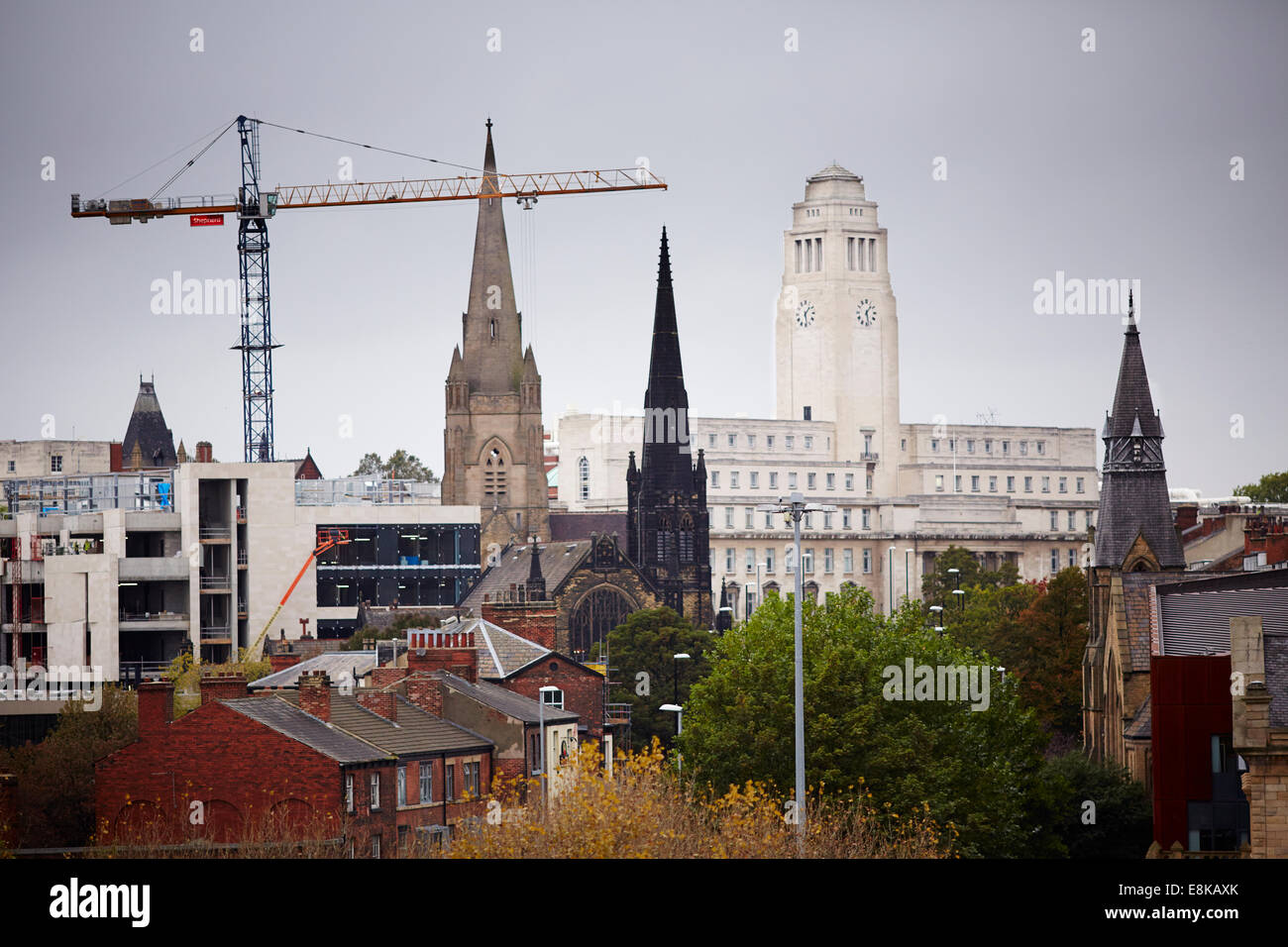 Università di Leeds Leeds Yorkshire guardando indietro nel centro della città Foto Stock
