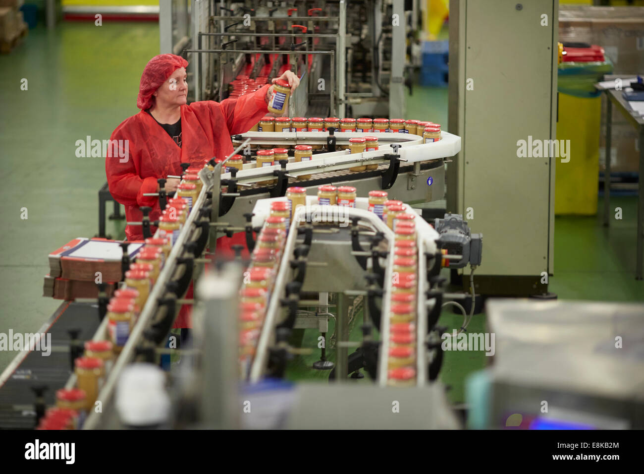 Burro di arachidi la fabbricazione di impianti di produzione in linea di affari di famiglia nella fabbrica di Duerre inceppamenti del magazzino Wythenshawe, Manchester, Inghilterra, Regno Unito. Foto Stock