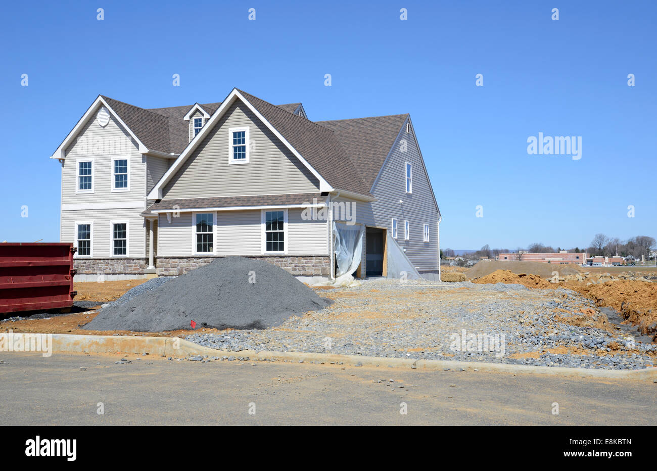 Esterno di una nuova storia di due home in costruzione Foto Stock