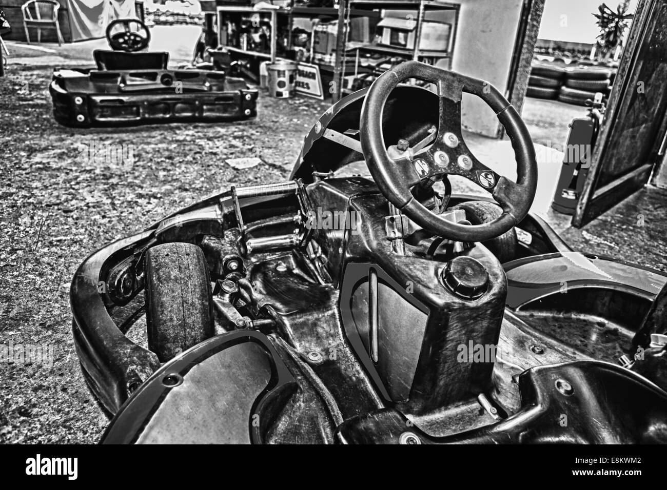 Macchina kart prima della partenza sul circuito. Circuito Karting workshop Foto Stock