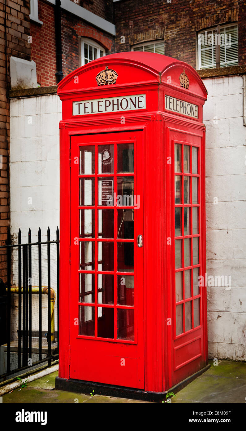 Telefono rosso box nella città di Londra Foto Stock