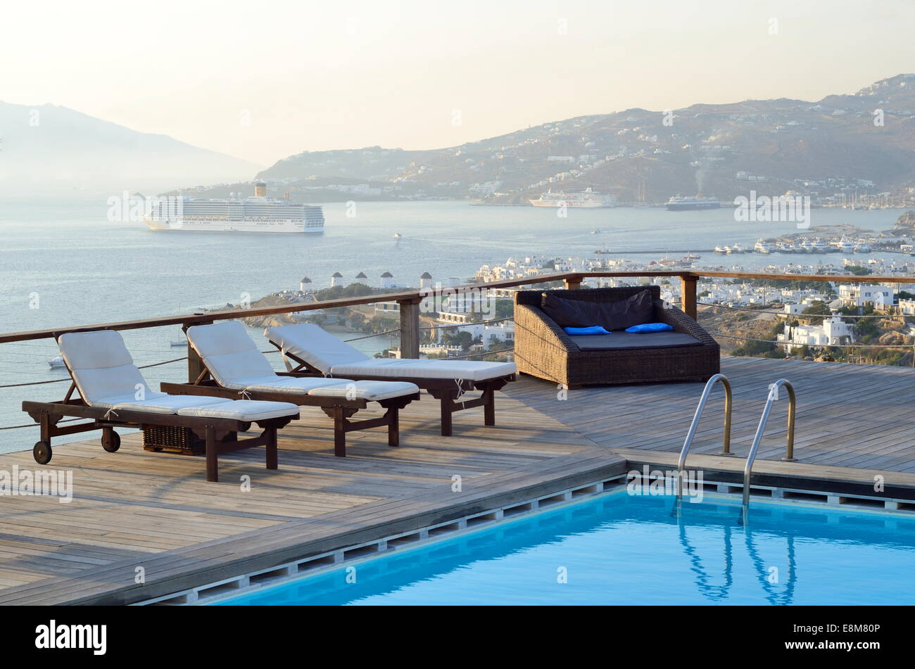 Tharroe di Mykonos Hotel zona piscina Foto Stock