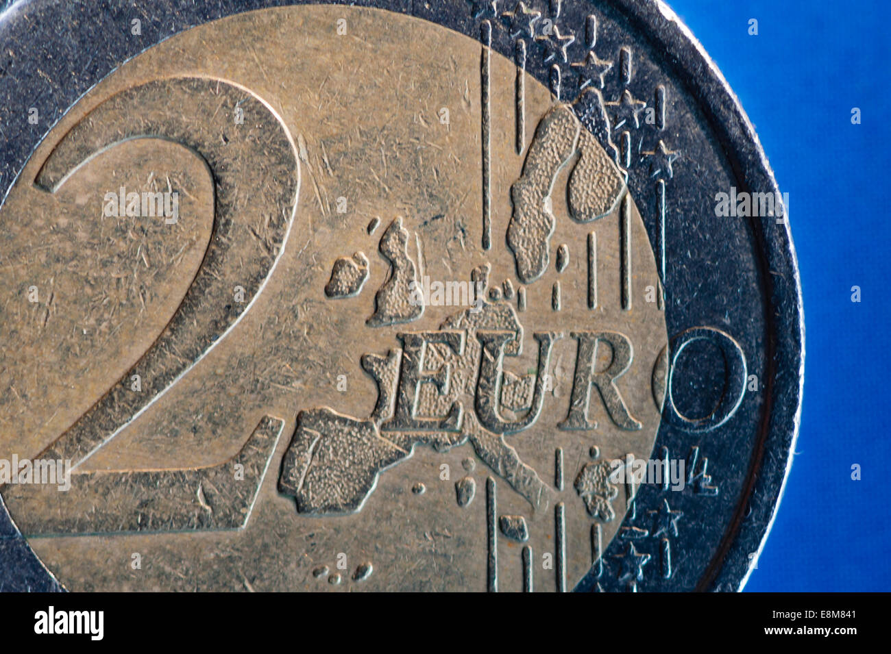 Close-up di due euro (euro 2) moneta Foto Stock