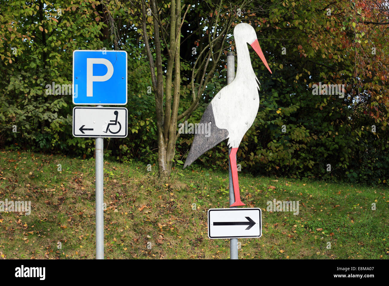 Parcheggio per i disabili e le donne incinte in un ospedale in Germania Foto Stock