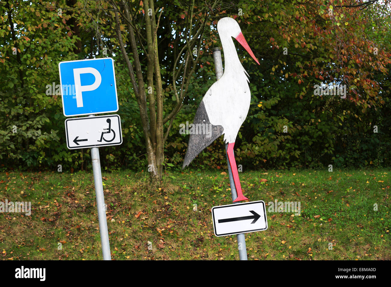 Parcheggio per i disabili e le donne incinte in un ospedale in Germania Foto Stock