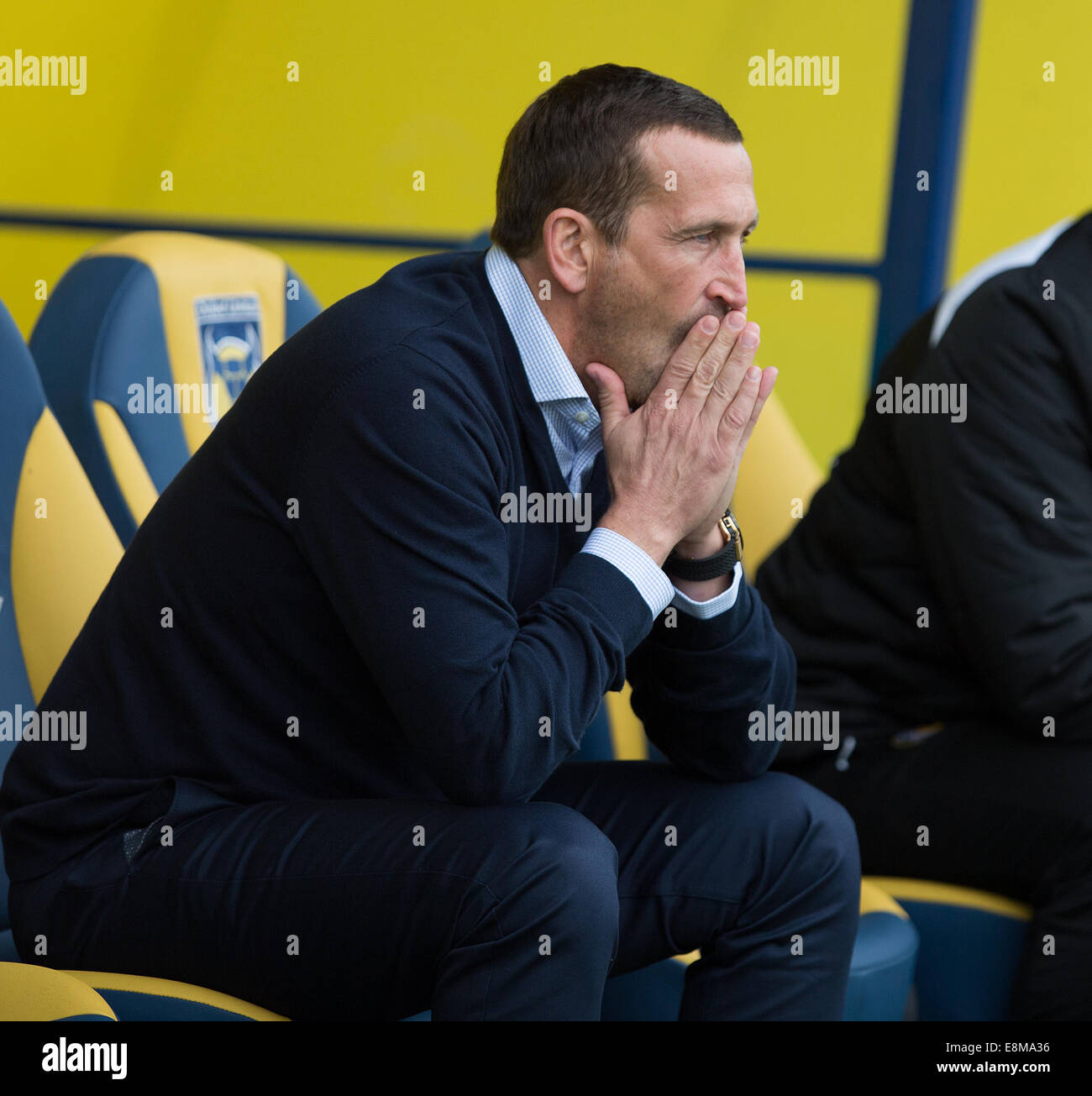 04/10/2014 Calcio: Oxford United v Newport Newport boss, Justin Edimburgo. Catchline: Calcio: Regno v Newport Lunghezza: dps copia: Dave Pritchard Pic: Damian Halliwell foto Foto Stock