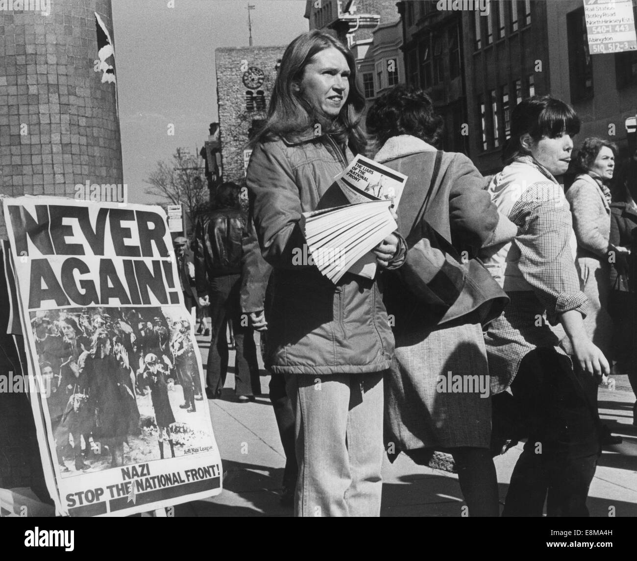 Ricordate quando da Annabal Bagdi <<31Mar1978>> un attentato alla bomba ha scatenato un anti-nazista protesta nel marzo 1978. Membri della Oxford Anti-Nazi League ha lanciato la loro campagna di foglietto dopo bus driver Roger Prouse fu attaccato in precedenza durante la settimana. Il 32-anno-vecchio g Foto Stock