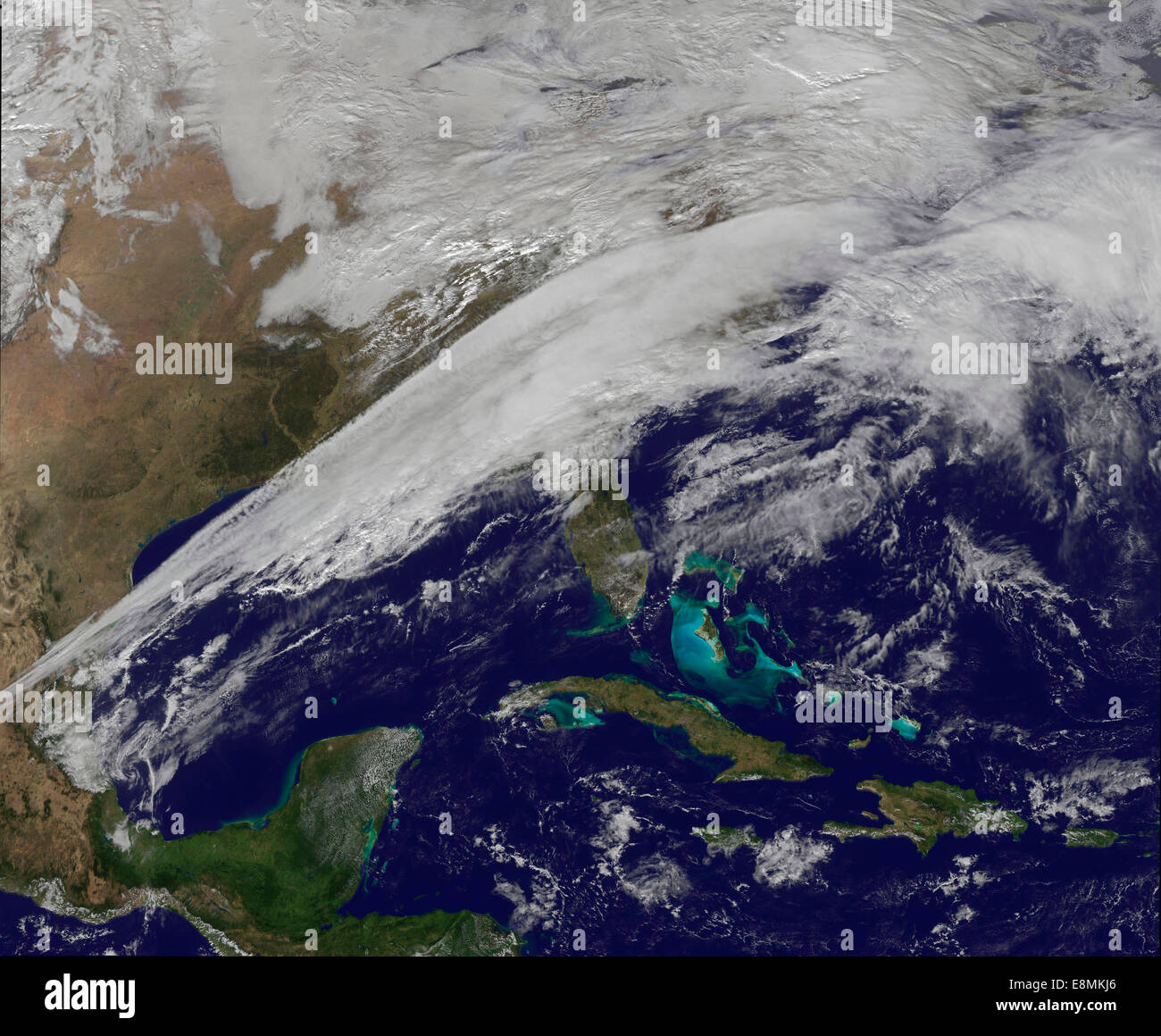 Dicembre 17, 2012 - Immagine satellitare che mostra nuvole associato ad un sistema frontale come un forte stiramento di linea dal Texas t Foto Stock