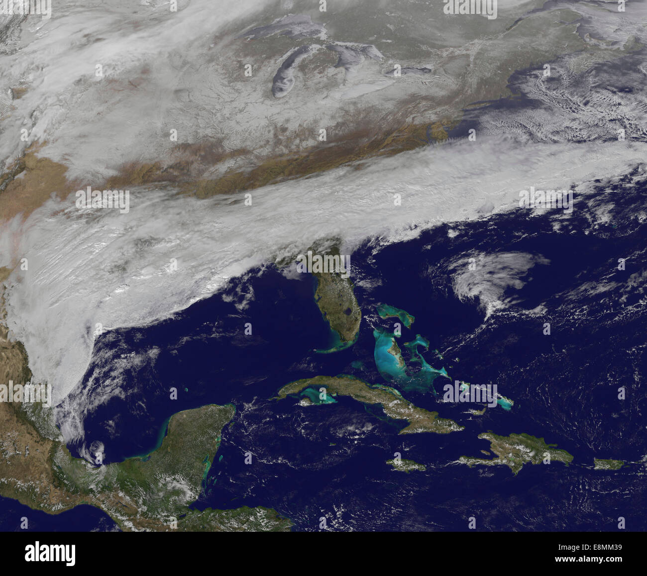 Febbraio 11, 2014 - vista satellitare di nuvole sopra il sud-est degli Stati Uniti. La tempesta di neve portato neve, nevischio, ic Foto Stock