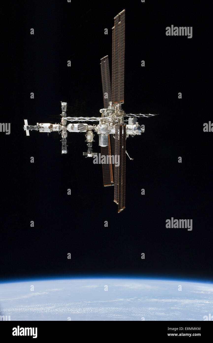 19 luglio 2011 - La Stazione Spaziale Internazionale in orbita sopra la terra. Foto Stock