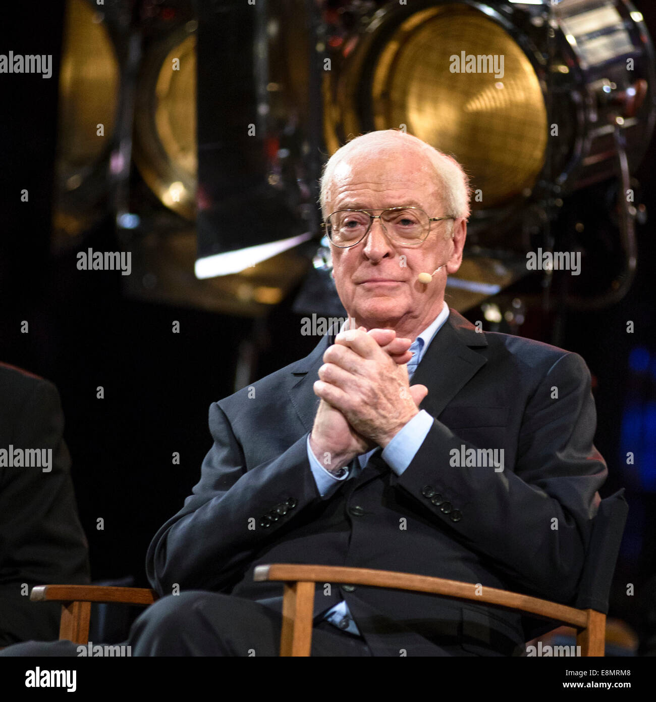 Sir Michael Caine applaude la LSO IN UNA NOTTE FUORI CON SIR Michael Caine il 01/10/2014 presso la Royal Albert Hall di Londra. Persone nella foto: Sir Michael Caine. Foto di Julie Edwards Foto Stock
