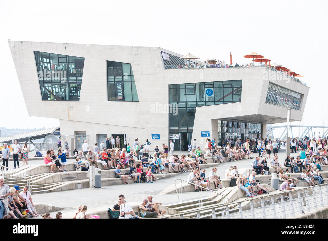 Nuovo terminale di traghetto sul fiume Mersey al Pier Head,Liverpool Foto Stock