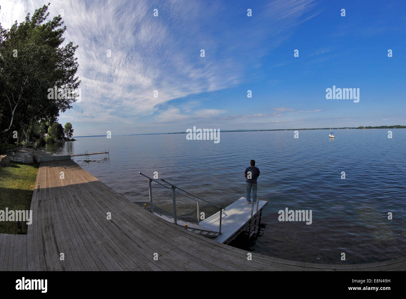 L'uomo la pesca Lago Champlain Alburgh Vermont Foto Stock