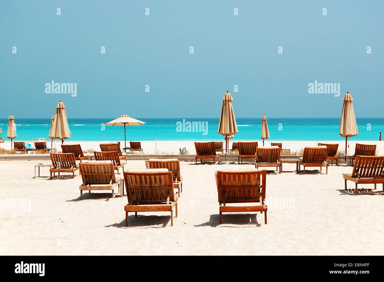 Spiaggia dell'albergo di lusso, Abu Dhabi, Emirati arabi uniti Foto Stock