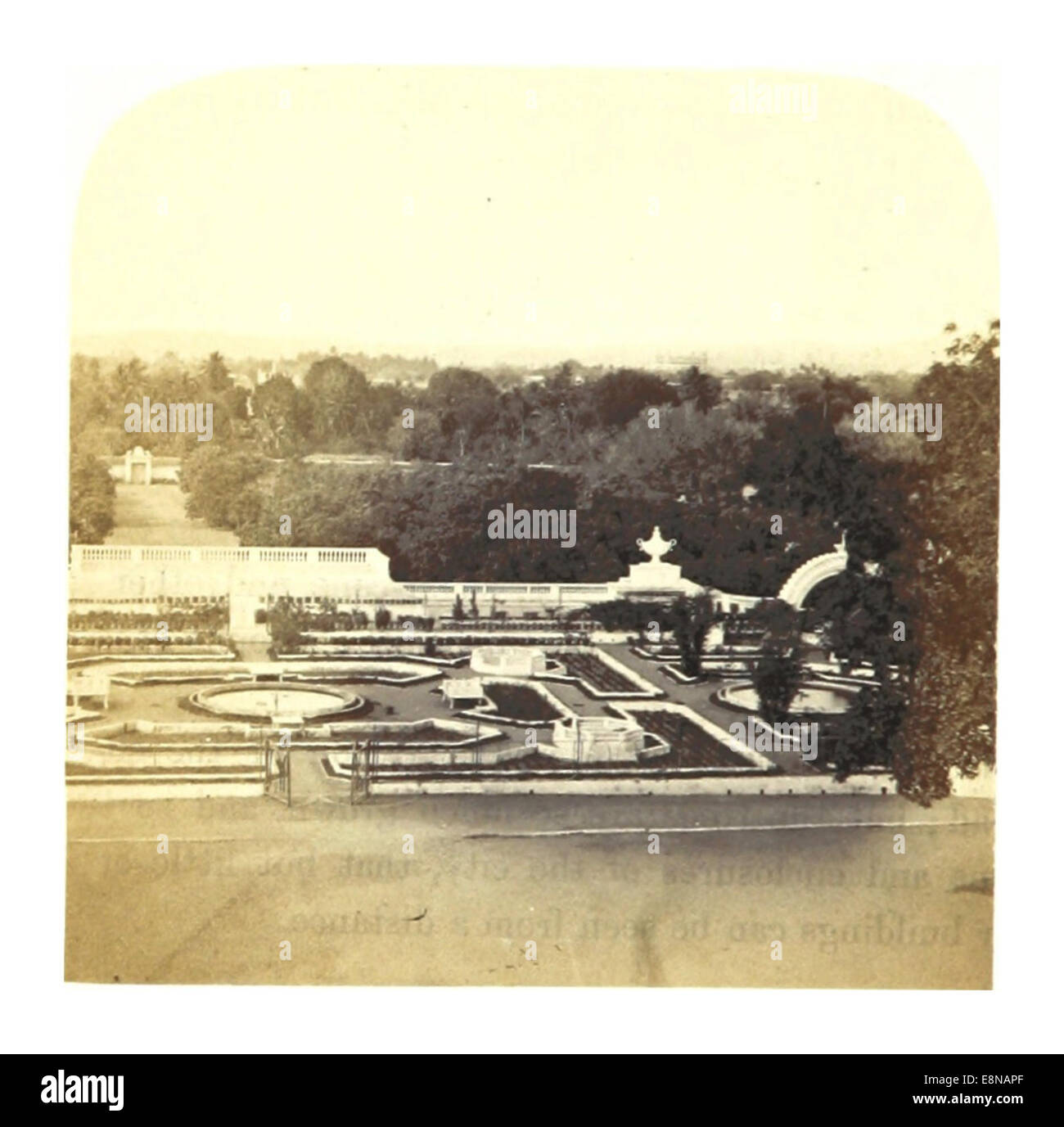 La saldatura 1862 in India PG138 (030 vista dal giardino residenza di Nawaub Shumsh-ool-ooinra di Hyderabad Foto Stock