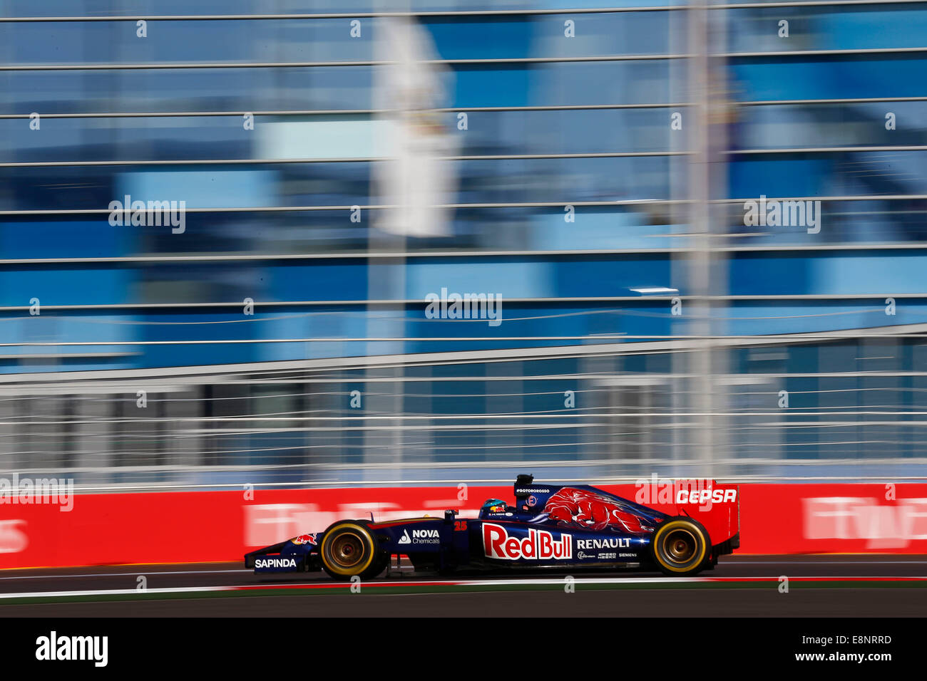 Sochi , la Russia. Xii Ottobre, 2014. Motorsports: FIA Formula One World Championship 2014, il Grand Prix di Russia, #25 Jean-Eric Vergne (FRA, la Scuderia Toro Rosso), Credit: dpa picture alliance/Alamy Live News Foto Stock