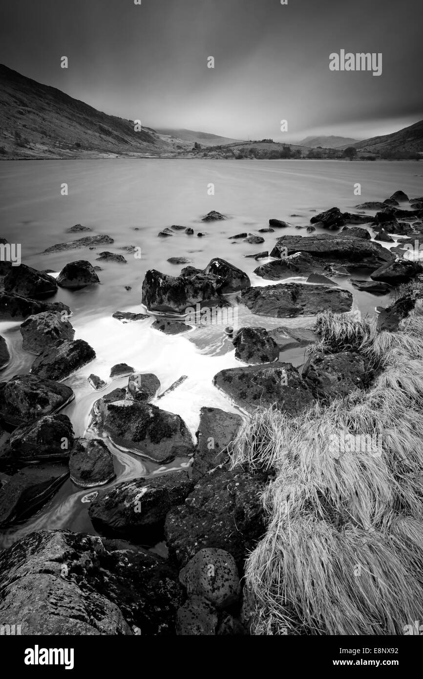 Una lunga esposizione immagine del Llyn Mymbyr in Snowdonia. Foto Stock
