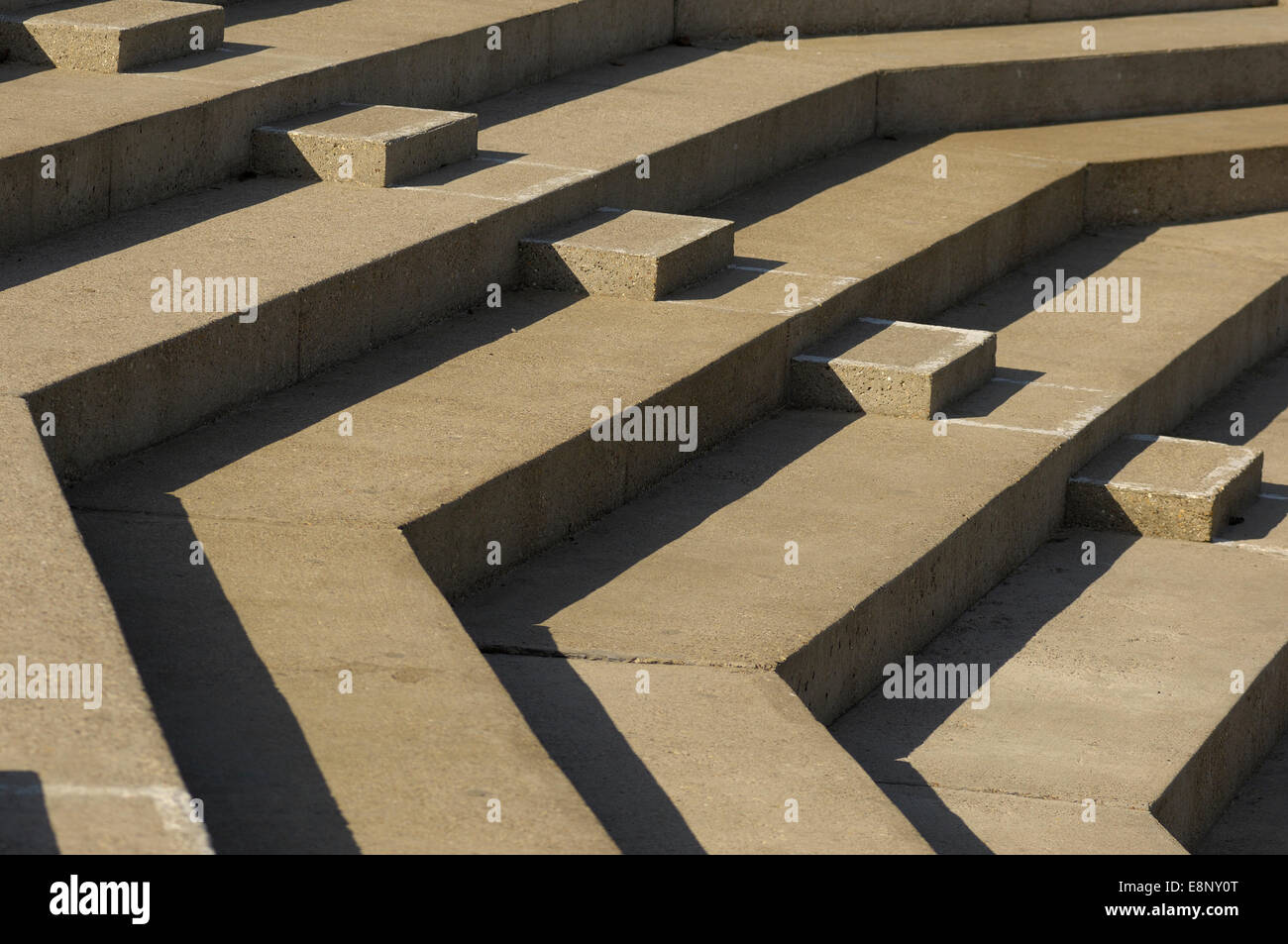 Passi concreti e posti a sedere in un anfiteatro Foto Stock