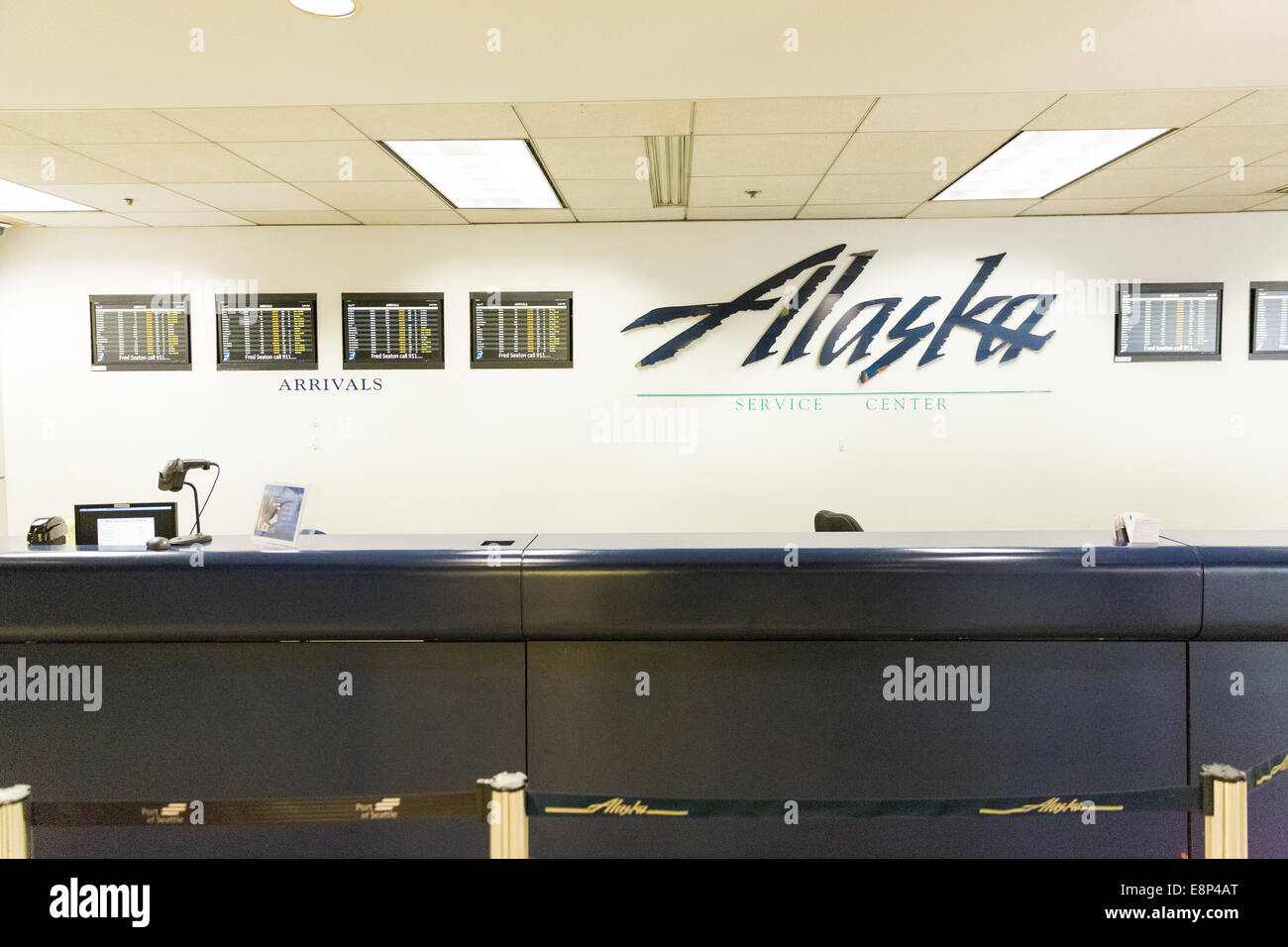 Alaska Airlines centro di servizio in aeroporto Foto Stock