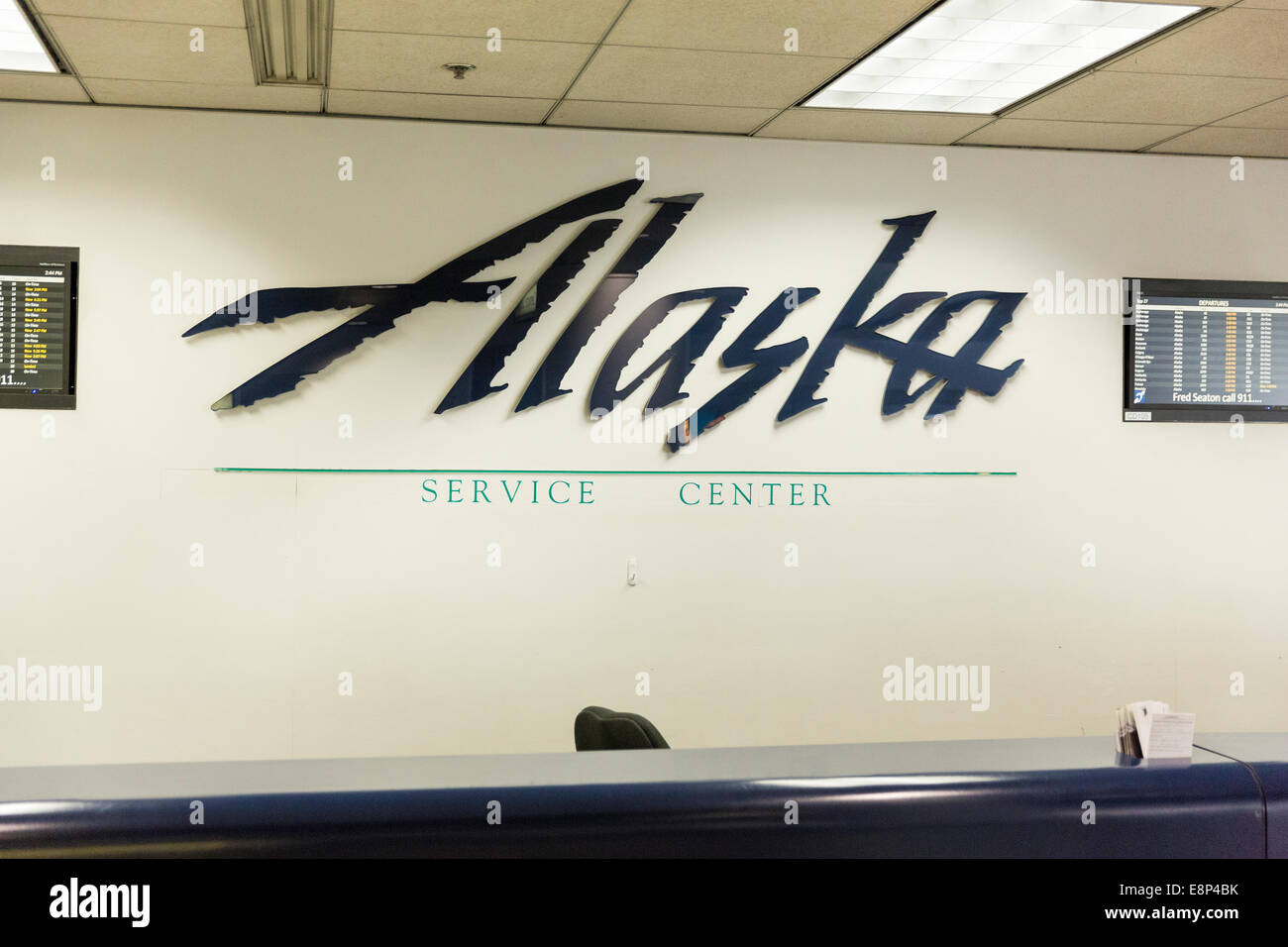 Alaska Airlines centro di servizio in aeroporto Foto Stock