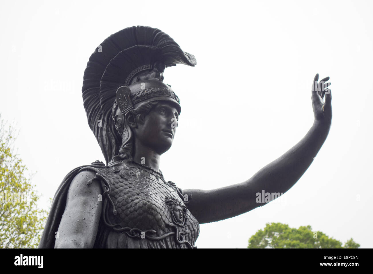 Statua di Minerva nel cimitero Green-Wood Foto Stock