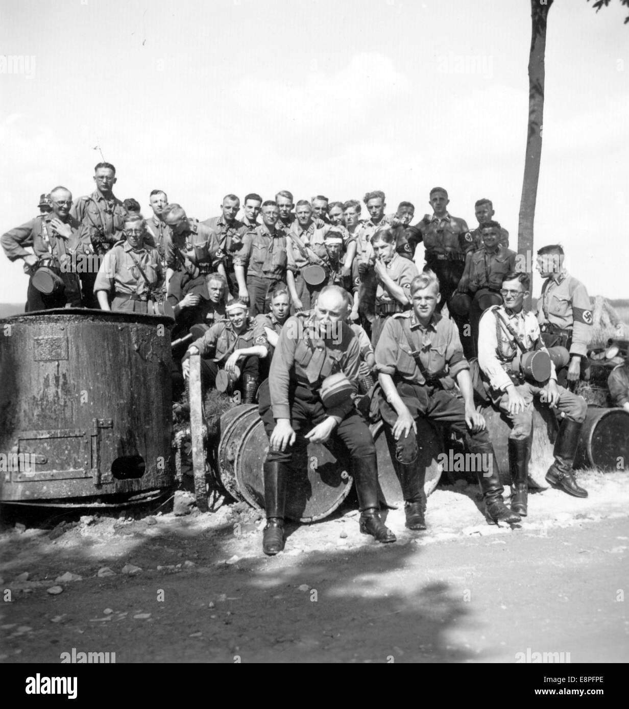 Norimberga Rally 1933 a Norimberga, Germania - membri della SA (Sturmabteilung). (Difetti di qualità dovuti alla copia storica dell'immagine) Fotoarchiv für Zeitgeschichtee - NESSUN SERVIZIO DI CABLAGGIO - Foto Stock