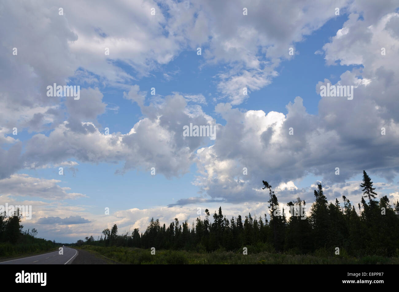 Trans Canada highway a nord del Lago Superior Foto Stock