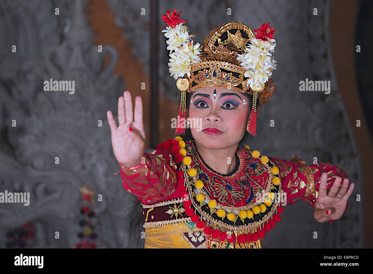 Close-up ballerino femmina danza danza Legong Ubud Bali Indonesia Foto Stock