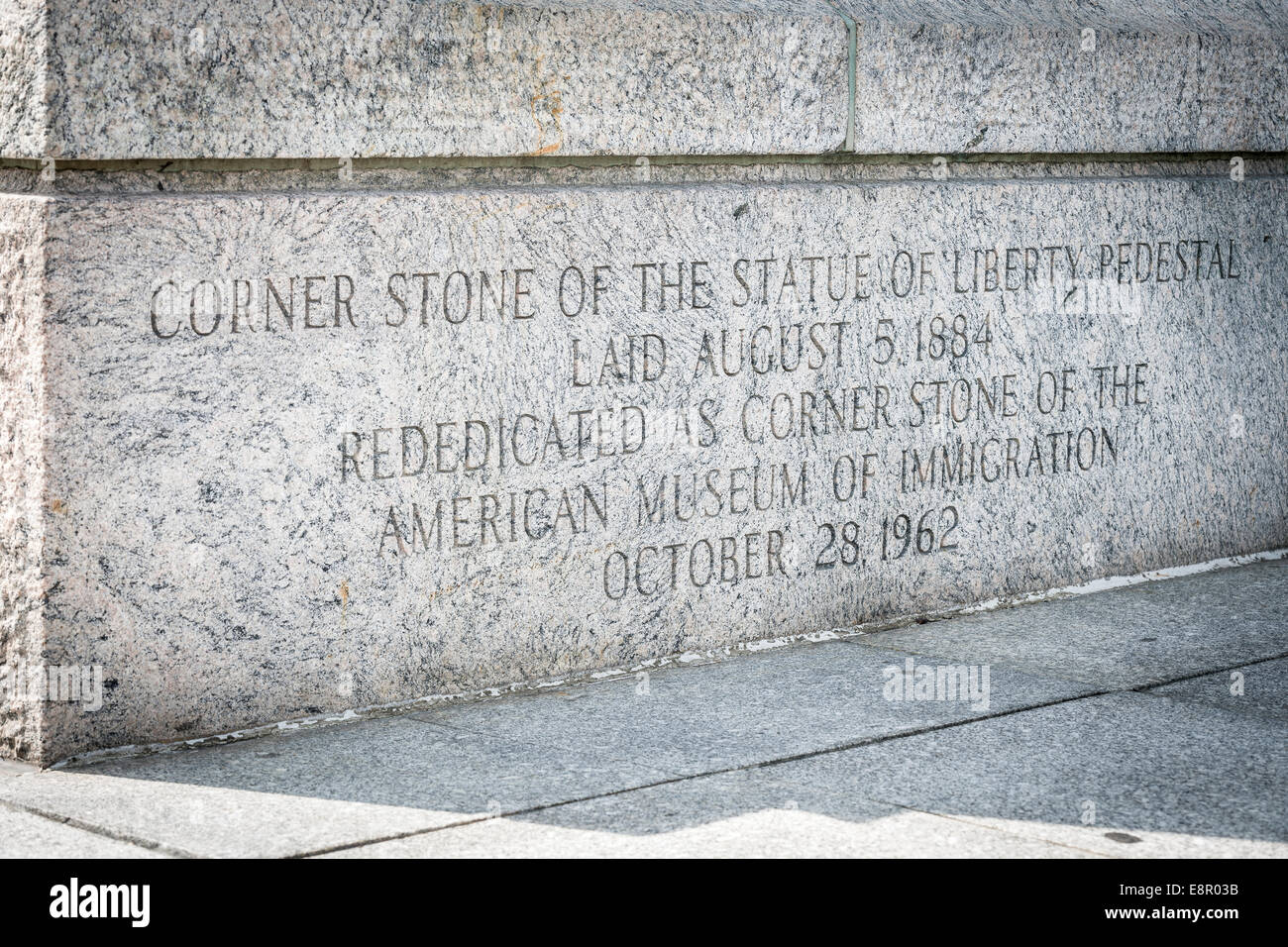 La pietra angolare della Statua della Libertà piedistallo, di cui il 5 agosto 1884 - Liberty Island, New York - STATI UNITI D'AMERICA. Foto Stock
