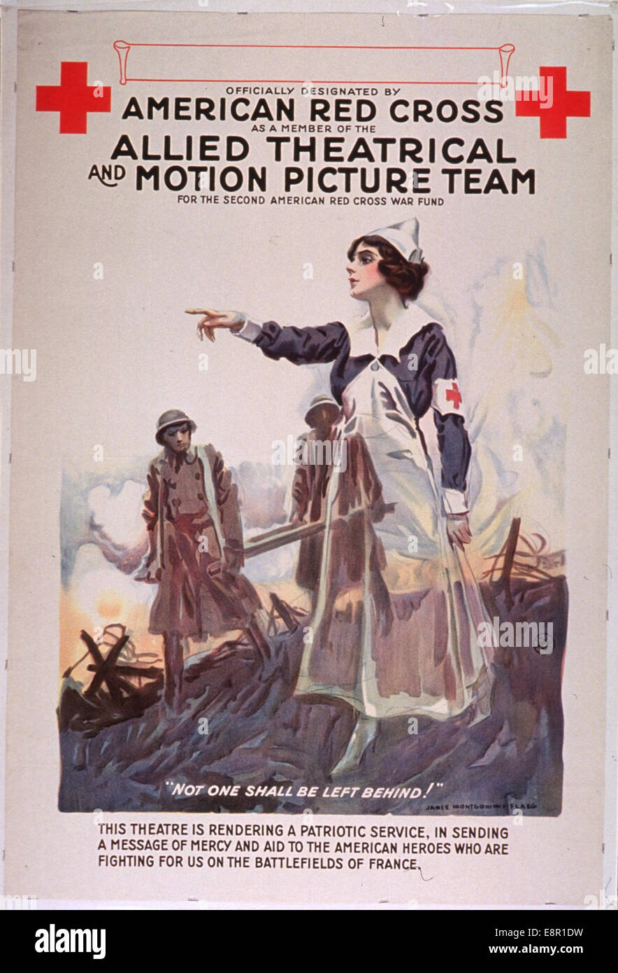 Questo poster della prima guerra mondiale, creato da James Montgomery Flagg per la Croce Rossa americana, mostra un'immagine di un'infermiera che guida i soldati sul campo di battaglia. Il poster è un pezzo di raccolta fondi dei primi anni del XX secolo, che promuove l'adesione alla Croce Rossa. Foto Stock