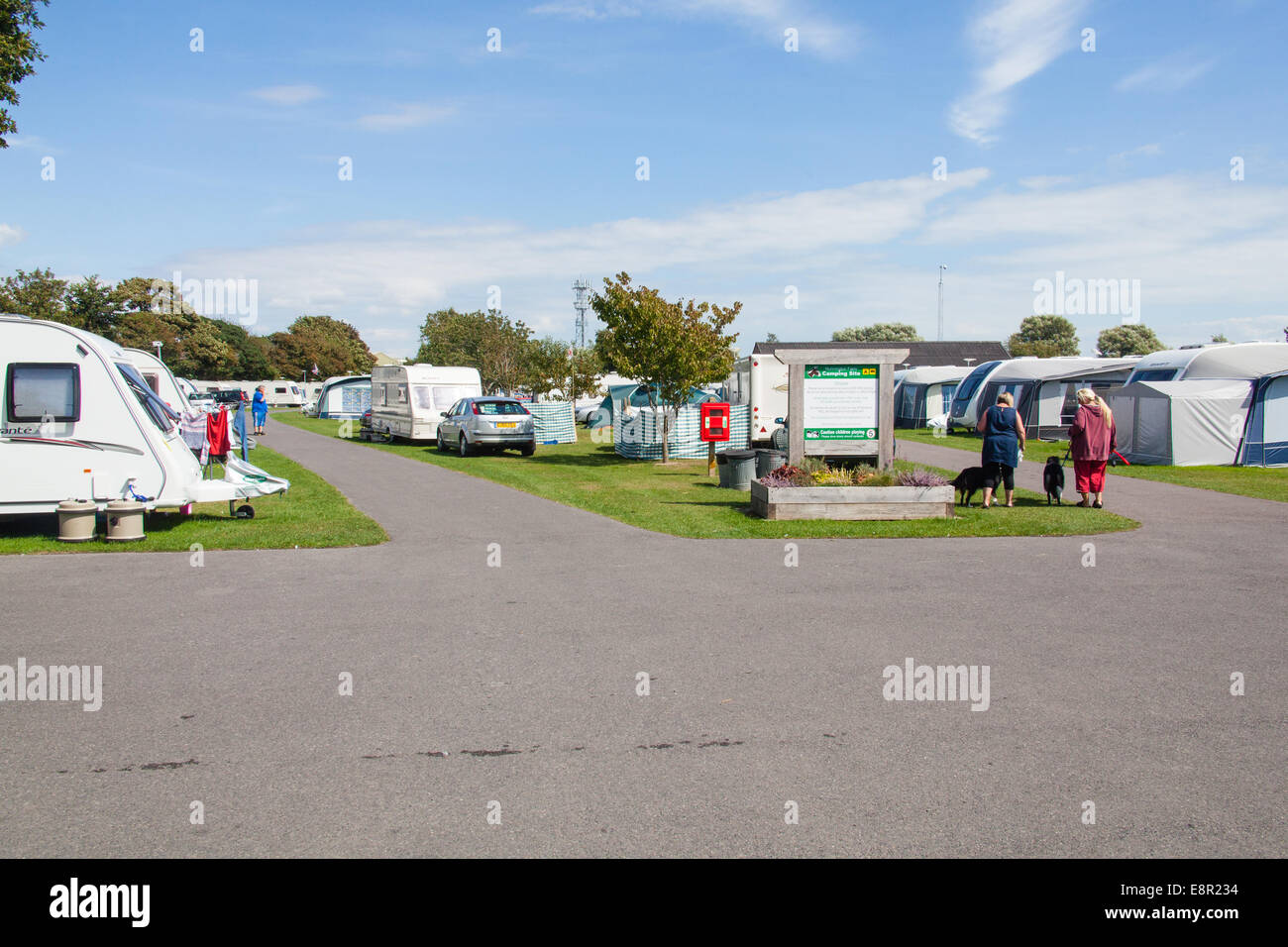 Fattoria Nunnington, Campeggio, West Wittering, West Sussex, in Inghilterra, Regno Unito. Foto Stock