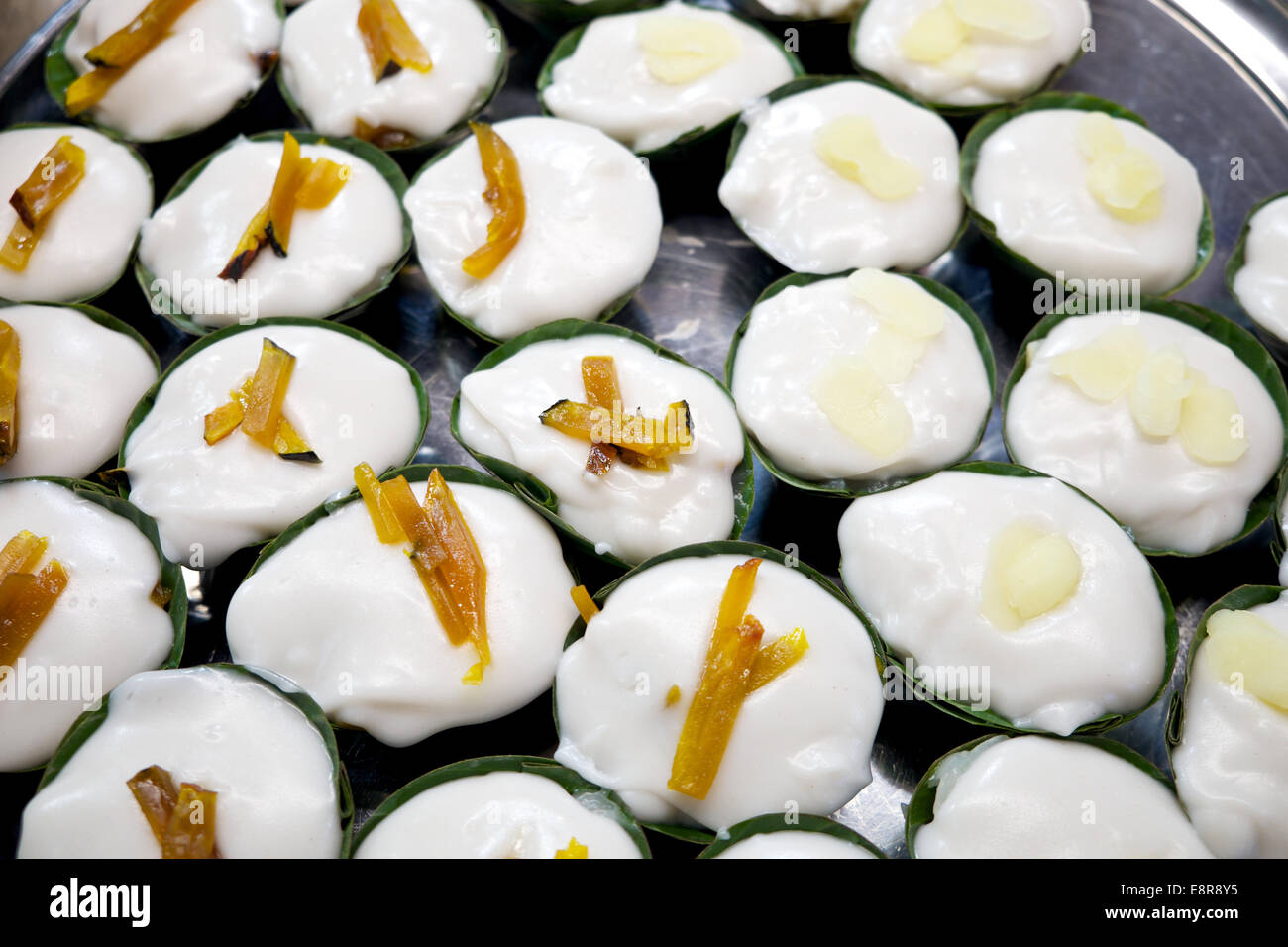 Il budino di cocco con topping, Thai dessert Foto Stock