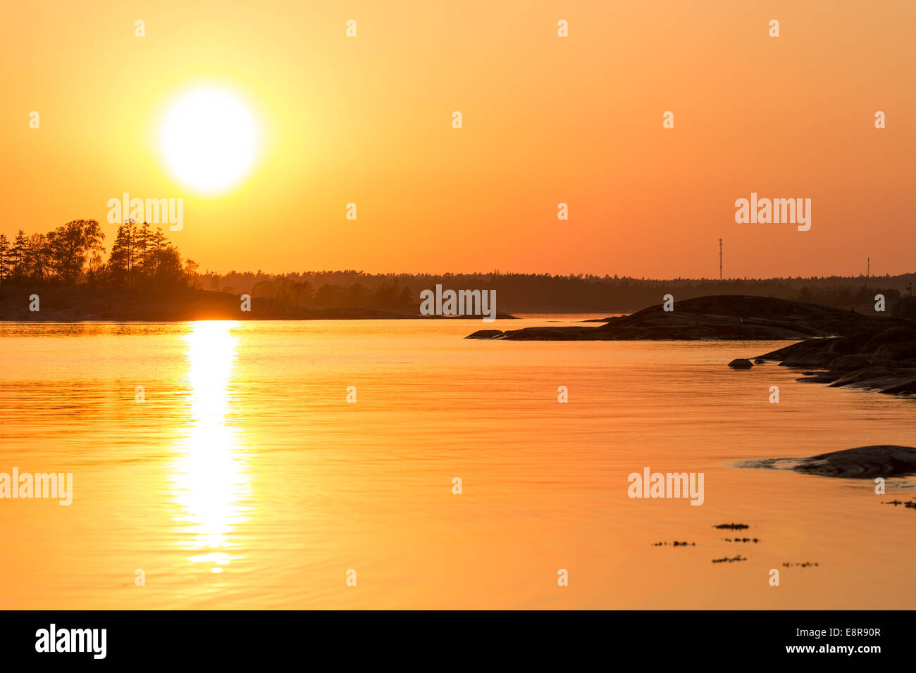 Impostazione di Sun a Järvo isola, Kirkkonummi, Finlandia, Europa, UE Foto Stock